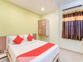 Hotel Dream Line Lodging & Boarding by OYO Rooms