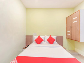 Hotel Dream Line Lodging & Boarding by OYO Rooms
