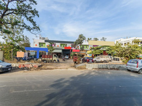 Hotel Dream Line Lodging & Boarding by OYO Rooms