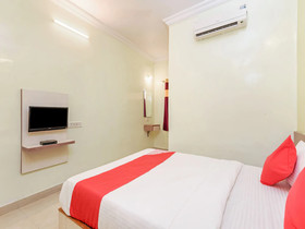 Hotel Dream Line Lodging & Boarding by OYO Rooms