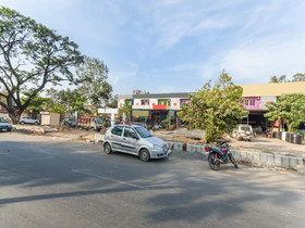 Hotel Dream Line Lodging & Boarding by OYO Rooms