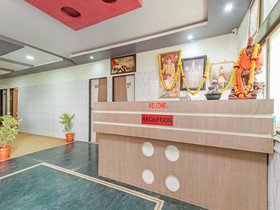 Hotel Dream Line Lodging & Boarding by OYO Rooms