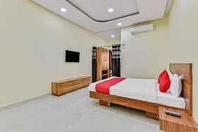 Hotel Siddheshwar by OYO Rooms