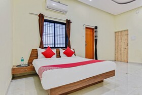 Hotel Siddheshwar by OYO Rooms
