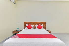 Hotel Siddheshwar by OYO Rooms