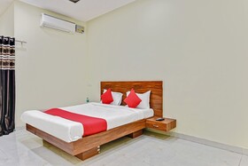 Hotel Siddheshwar by OYO Rooms