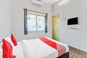 Shree Balaji Lodging by OYO Rooms