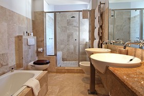 Saya Grand Club & Spa Resort
