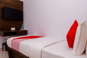 Hotel Apple Inn by OYO Rooms