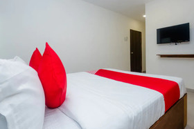 Everest Inn by OYO Rooms