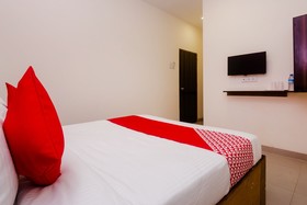 Everest Inn by OYO Rooms