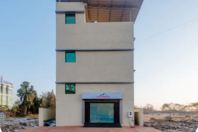 Everest Inn by OYO Rooms