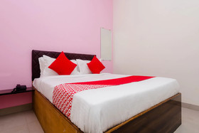 Everest Inn by OYO Rooms