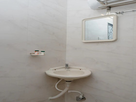 Everest Inn by OYO Rooms