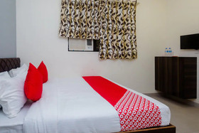 Everest Inn by OYO Rooms