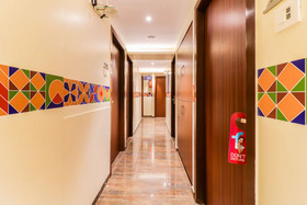 FabHotel Byaris International