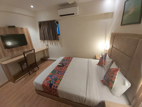 FabHotel Byaris International