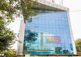FabHotel Byaris International