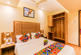 FabHotel Byaris International