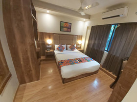 FabHotel Byaris International