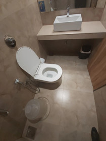 FabHotel Byaris International