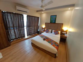 FabHotel Byaris International