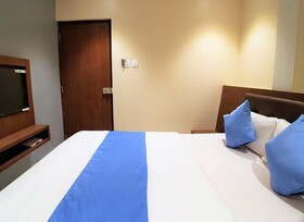 Hotel Ahlan International