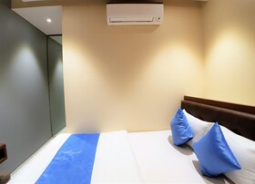 Hotel Ahlan International