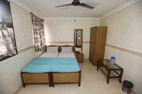 Hotel Al Madina