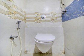 Hotel Blue Light by OYO Rooms
