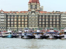Hotel Causeway