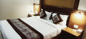 Hotel Crystal Luxury Inn