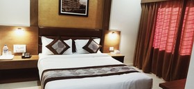 Hotel Crystal Luxury Inn