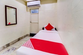 Hotel Dreamland by OYO