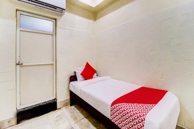 Hotel Dreamland by OYO