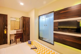 Hotel Embassy Park