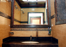 Hotel Hira
