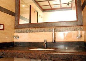 Hotel Hira