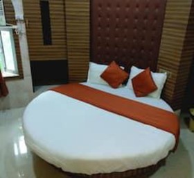 Hotel Karishma by OYO Rooms