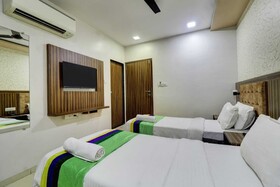 Hotel New Blue Sapphire Residency