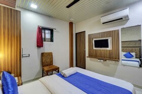 Hotel New Blue Sapphire Residency