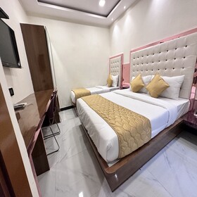 Hotel Airport Crown
