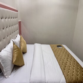 Hotel Airport Crown