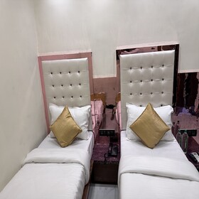 Hotel Airport Crown