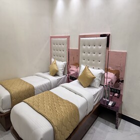 Hotel Airport Crown
