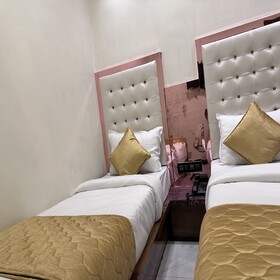 Hotel Airport Crown