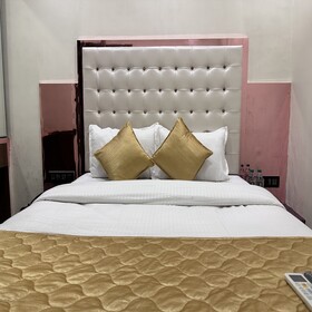 Hotel Airport Crown