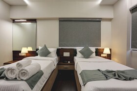 Hotel Ozone Inn