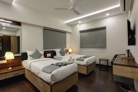 Hotel Ozone Inn