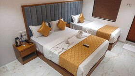 Hotel Palms Residency
